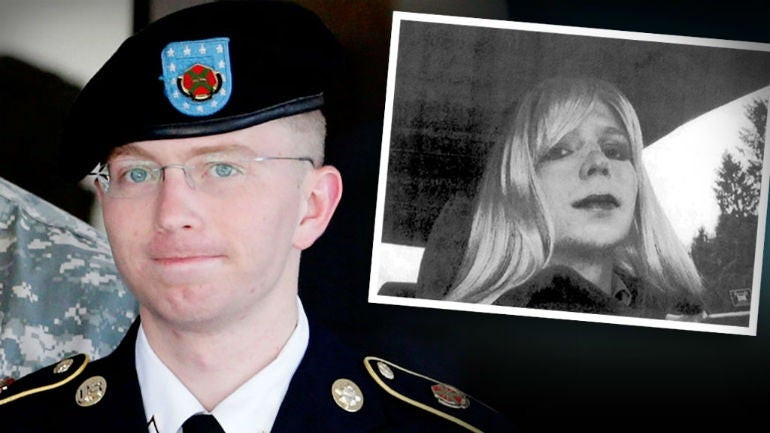 Κατήφορος δίχως τέλος: Διεμφυλική πληροφοριοδότης καταδικασμένη για κατασκοπεία θα δώσει ομιλία στο Χάρβαρντ για τα δικαιώματα των LGBTQ